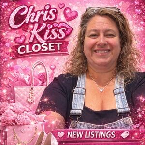 Christina @chriskisscloset formally known as @christinacas417 is live!!